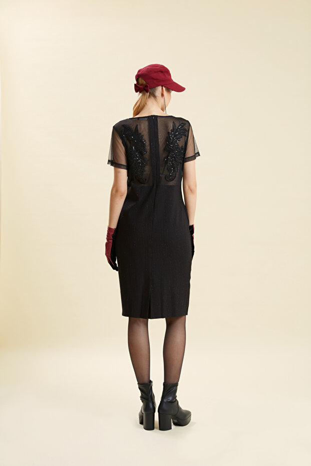 Sırtı İşlemeli Transparan Elbise - 3