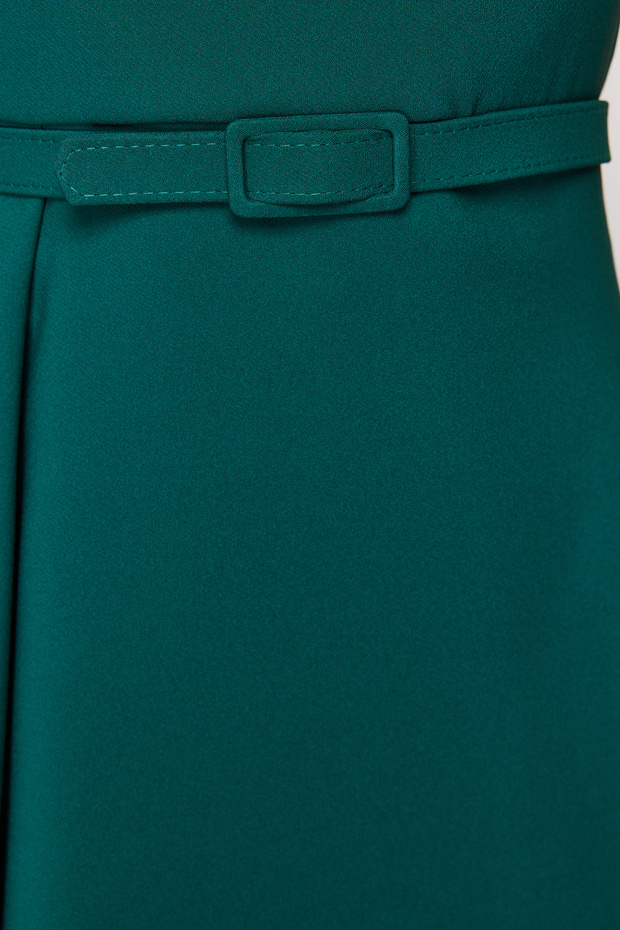 Smaragdově zelené poskakované dlouhé elegantní večerní šaty s páskem TPRSS24AE00146 - 5