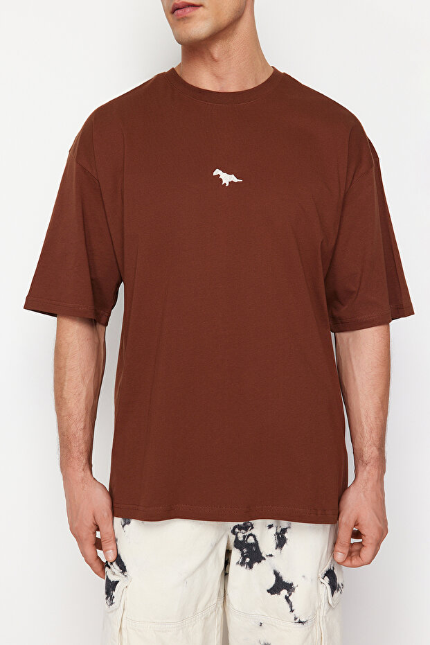 Kahverengi Oversize/Geniş Kesim Dinozor Nakışlı %100 Pamuklu T-Shirt TMNSS23TS00243 TMNSS23TS00243 - 5