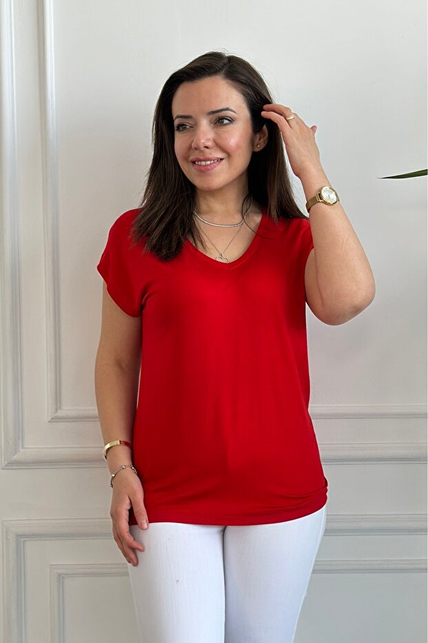 V-Neck Basic T-Shirt - 4