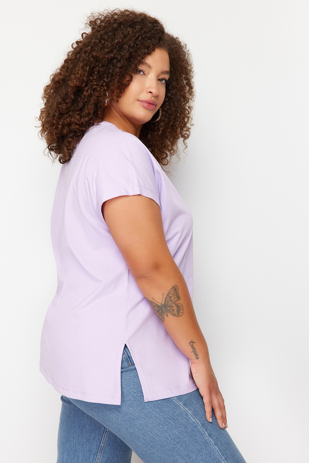 Lila Relaxed V Yaka Yırtmaçlı %100 Pamuk Örme T-Shirt TBBSS22BF0036 - 3