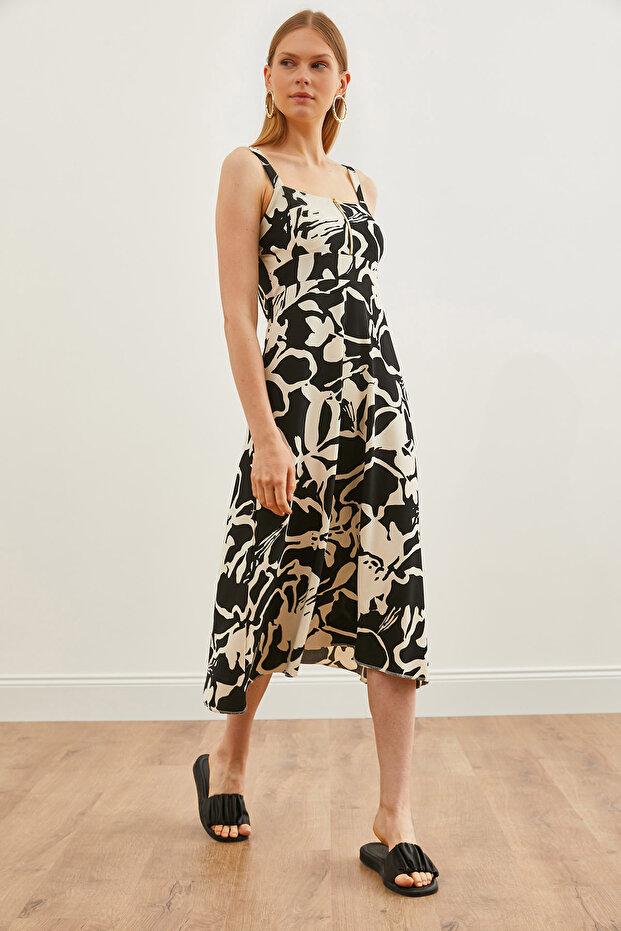 Kadın Siyah Beyaz Fermuarlı Desenli Örme Elbise ELB-19000615 - 1