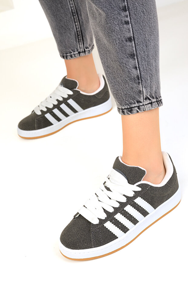 Smoked-white unisex sneaker 19000