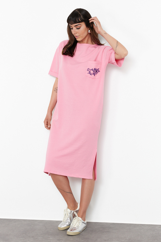 Pembe Nakışlı Relaxed/Rahat Kesim Bisiklet Yaka Midi Örme Elbise TWOSS21EL0175 - 1