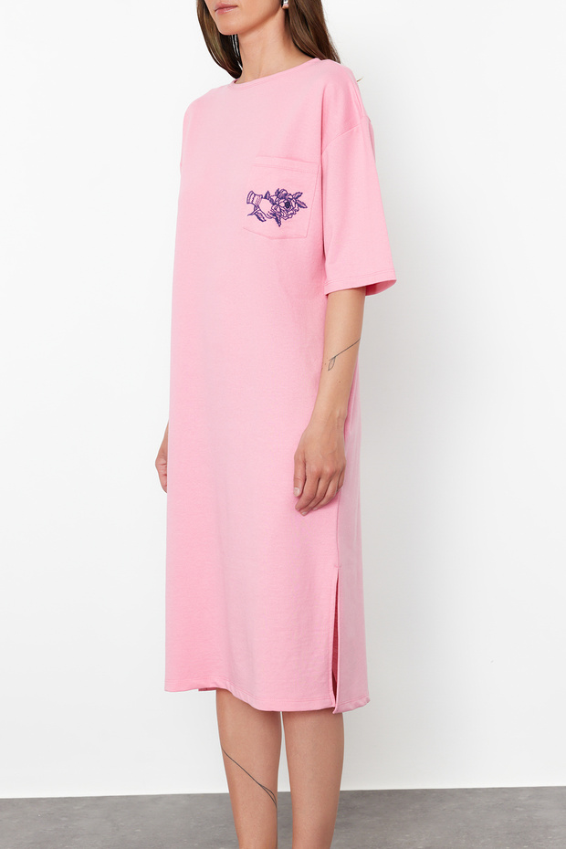 Pembe Nakışlı Relaxed/Rahat Kesim Bisiklet Yaka Midi Örme Elbise TWOSS21EL0175 - 5