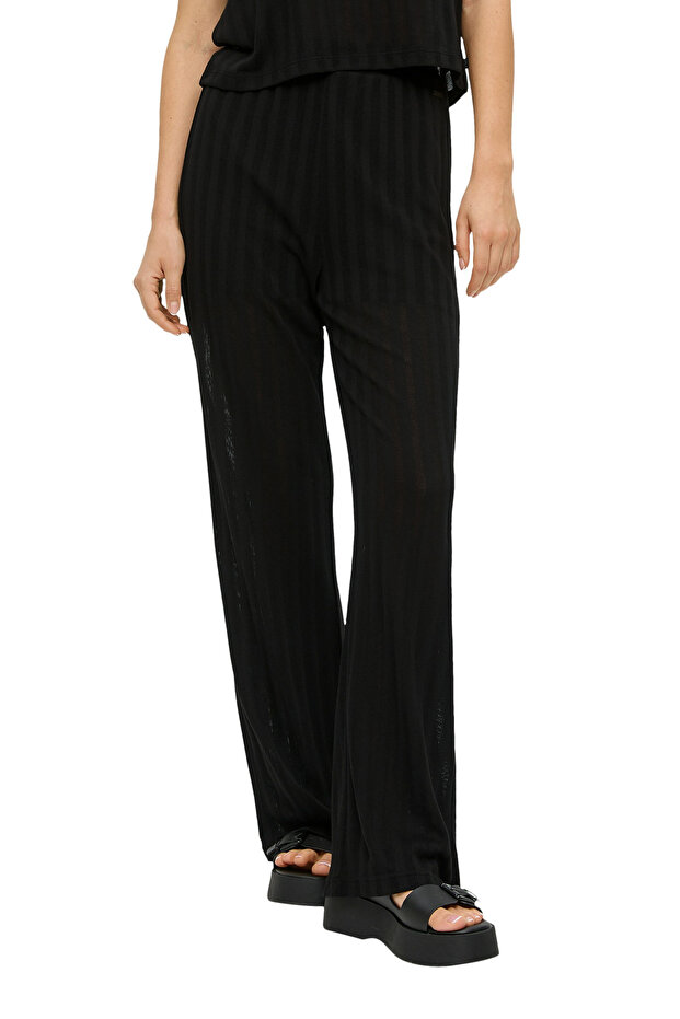 Semi-transparent trousers with a structured pattern - 2