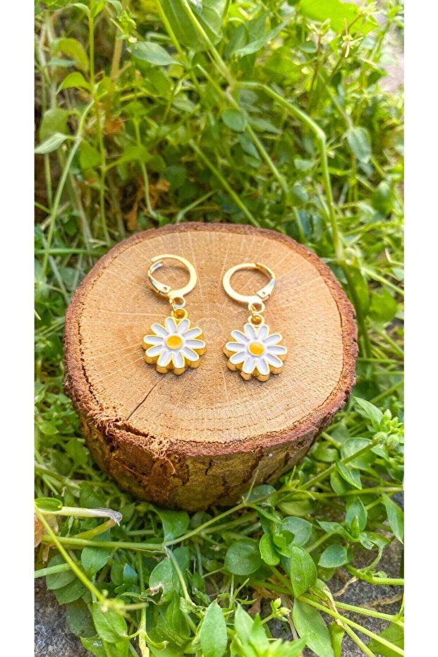Soft Daisy Earrings Pair - 1