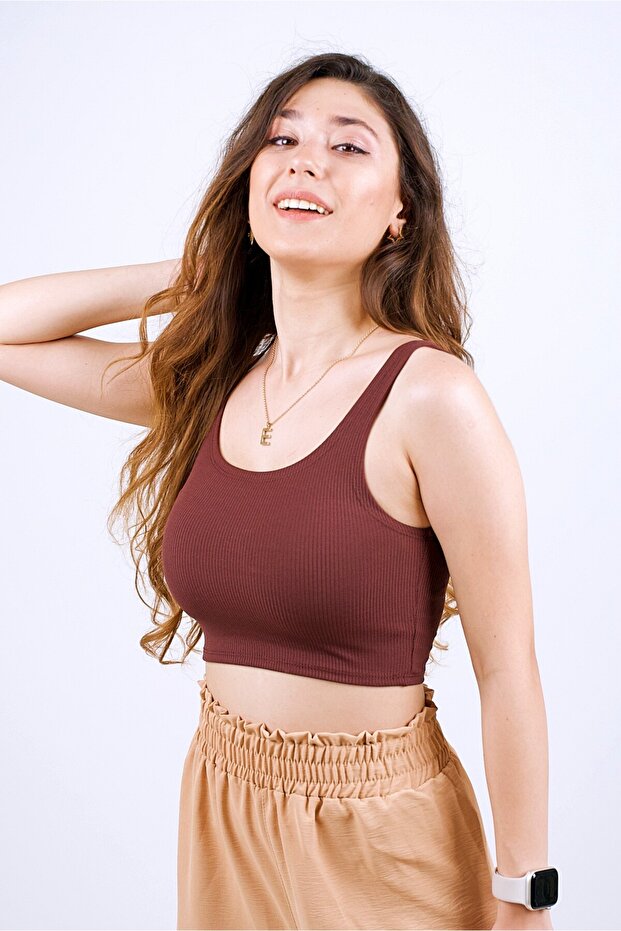 رقبة مربعة بوستير قصير - 2