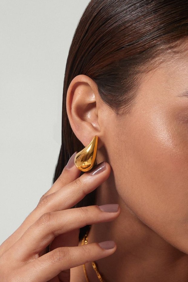 Tear Drop Model Earrings