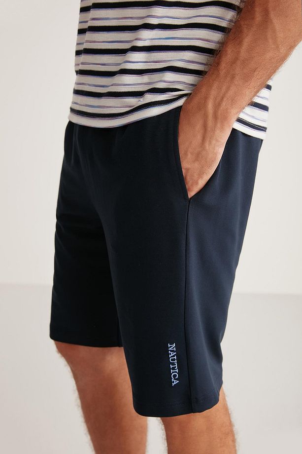 Tişört ve şort pijama takımı - 4