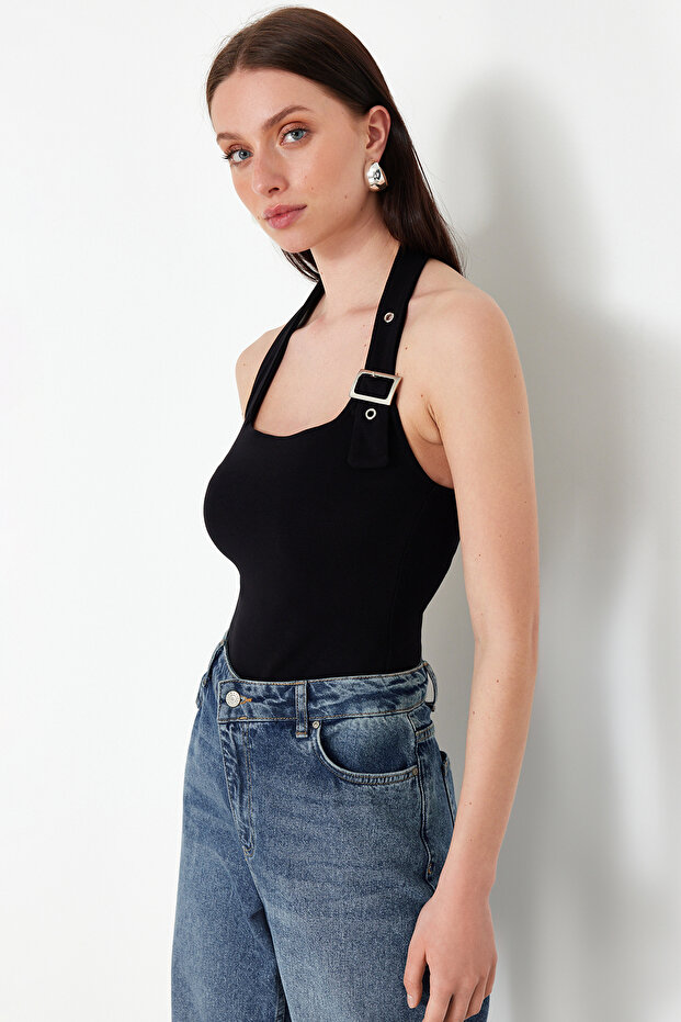 Siyah Boyundan Bağlamalı Kemer Detaylı Fitted/Vücuda Oturan Örme Bluz TWOSS24BZ00580 - 3