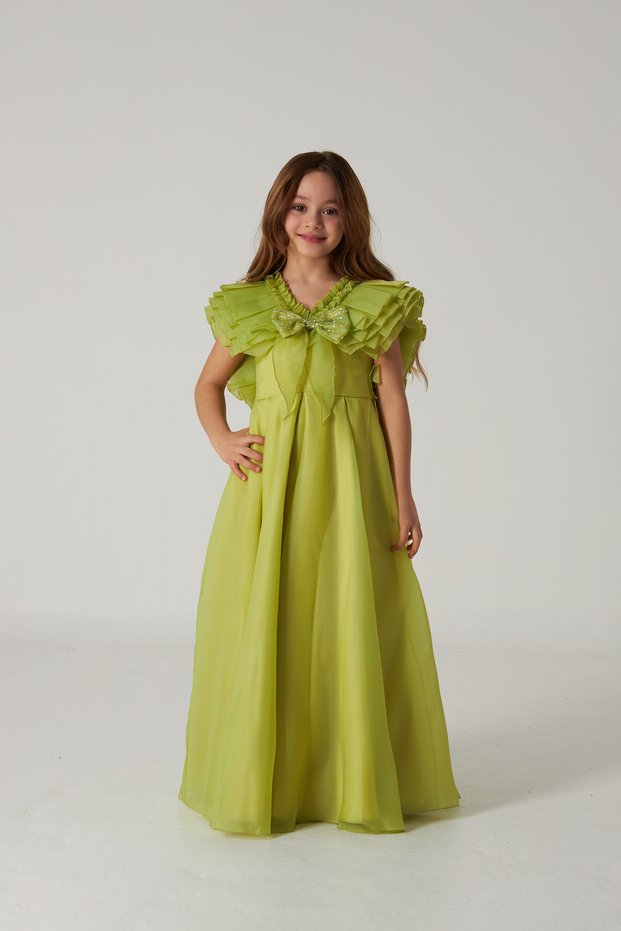 CHILDREN'S SLEEVE DETAIL GOWN