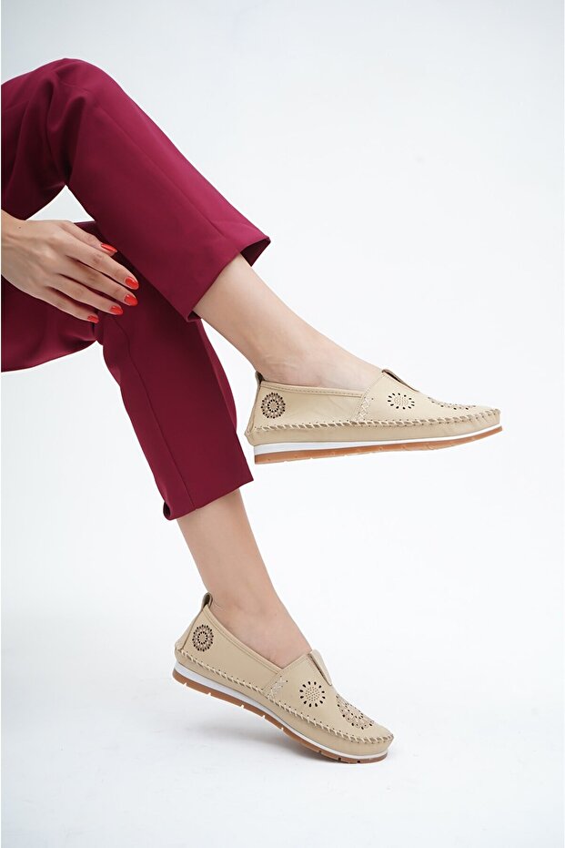 Genuine Leather New Beige Women's Leather Casual Shoes Dp16-0066