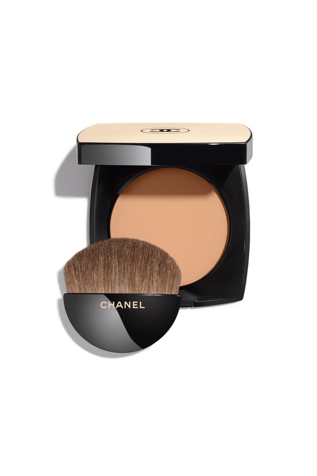 LES BEIGES HEALTHY GLOW SHEER POWDER - Creamy Textured Powder with Light and Natural Shimmer and Satin Finish