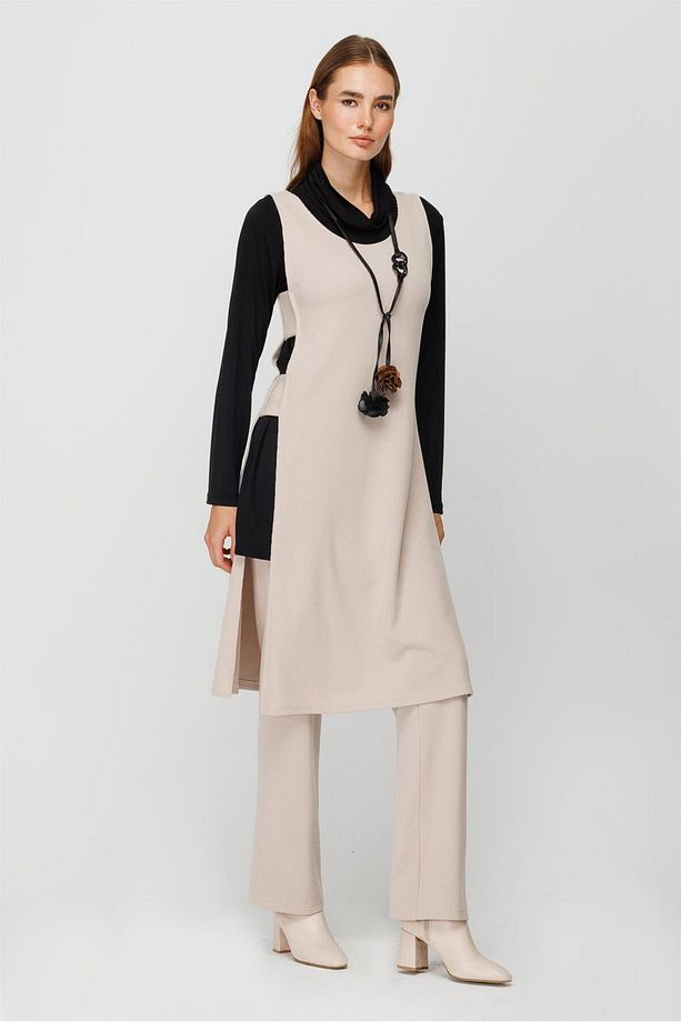 Fitilli Örme Kumaştan Yanları Pencere Detaylı Bluz Tunik Pantolon Kolye Takım Taş - 2