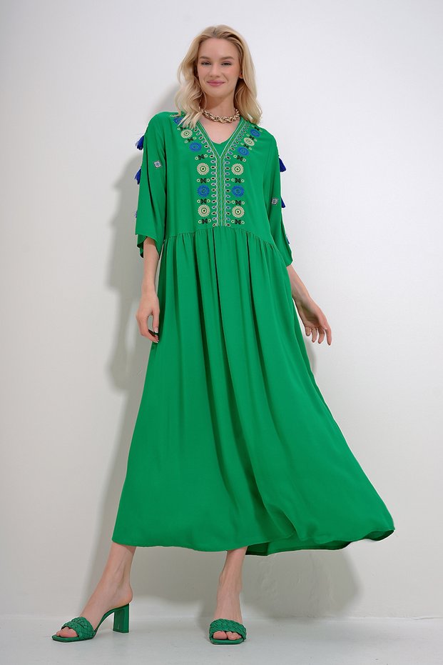 Green V-Neck Embroidered Tassel Detailed Woven Dress Alc-X12018