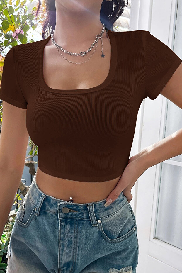 Kadın Kahverengi Yarım Kol Düz Yaka Crop Top Bluz - 3