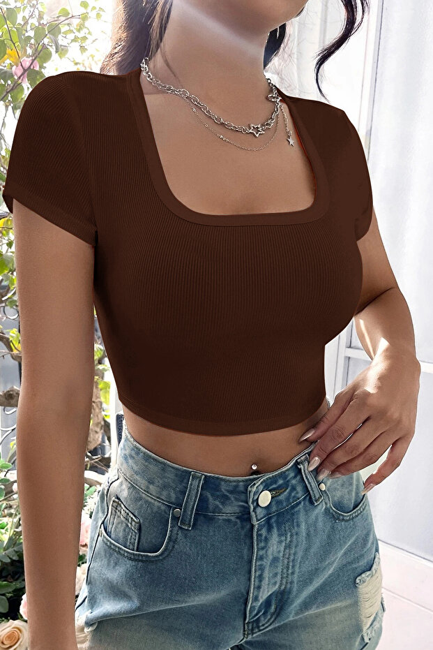 Kadın Kahverengi Yarım Kol Düz Yaka Crop Top Bluz - 4