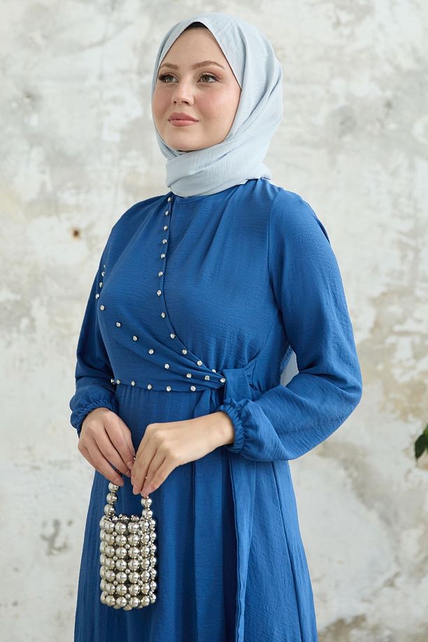 İncili Önü Bağlamalı Mavi Ayrobin Elbise - 3