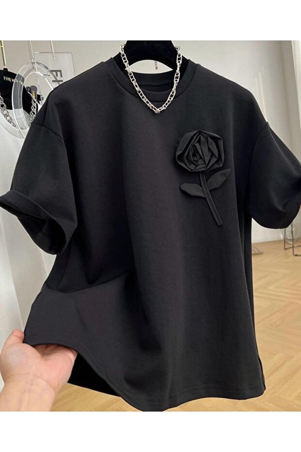 New Season Basic T-Shirt mit Rosendetail - 1