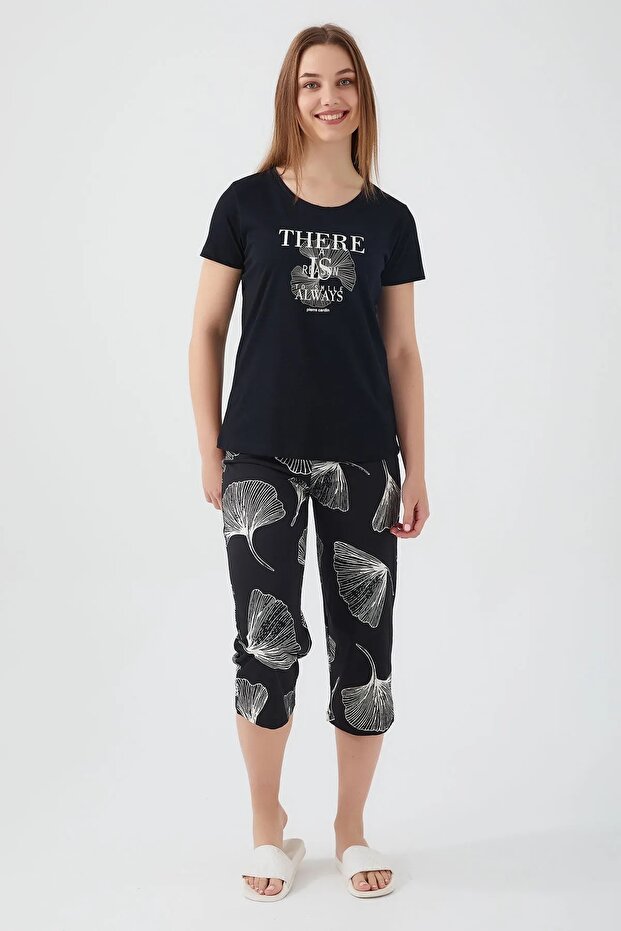 Pi̇erre Cardi̇n Licensed Comfortable Collar 100% Cotton Short Sleeved Women's Capri Pajama Set