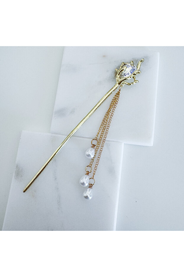 Metal hair clip with embellished