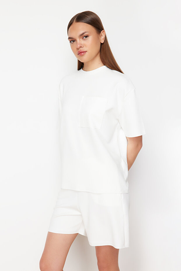 Ekru Cep Detaylı Oversize/Geniş Kalıp Esnek Örme T-shirt Şort Alt-Üst Takım TWOSS24AU00105 - 3