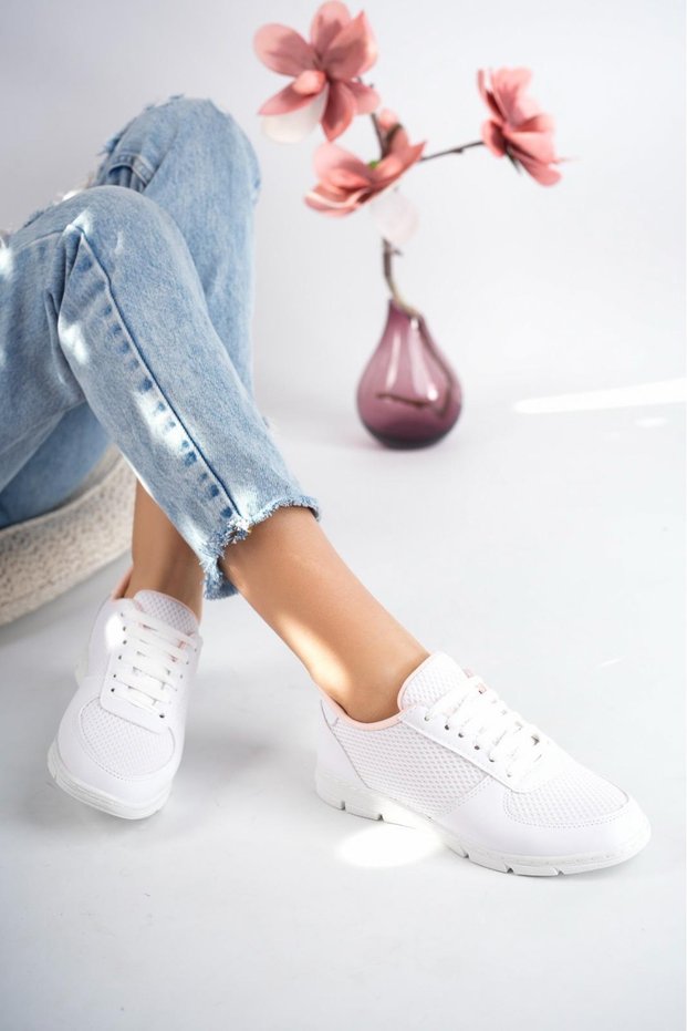 Woman's White Mesh Sneaker Daily Shoes