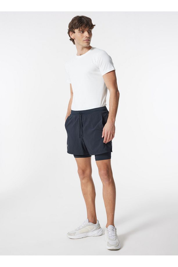 1382640-001 UA LAUNCH 5'' 2-IN-1 SH Siyah Erkek Slim Fit Şort - 1
