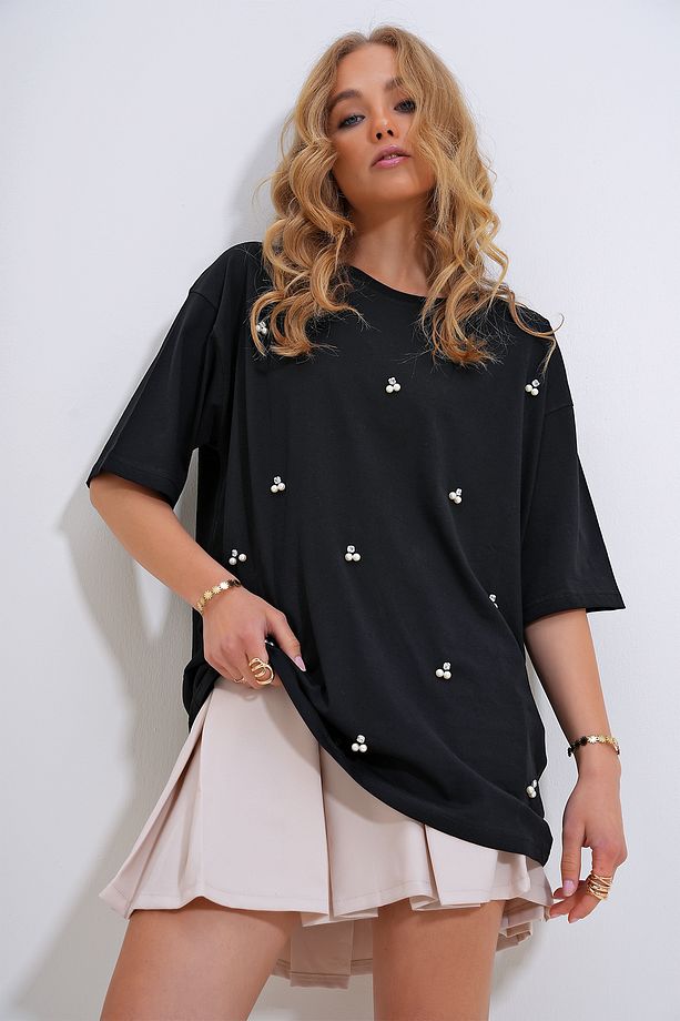 Kadın Siyah Bisiklet Yaka Oversize İnci Ve Taş İşlemeli T-Shirt ALC-X11964 - 4