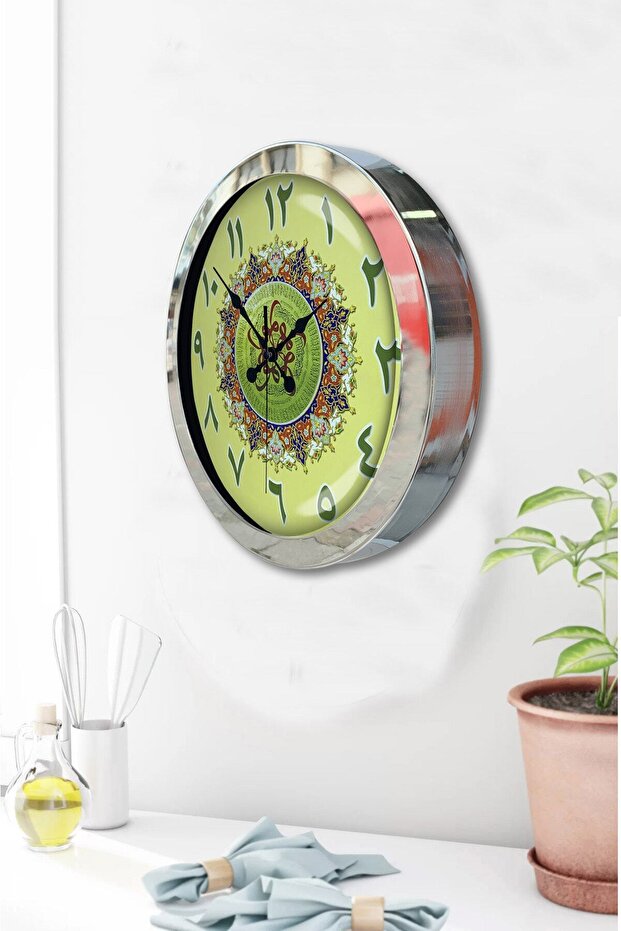 ساعة حائط بنمط بلاط معدني كروم مقاس 36 سم - 2