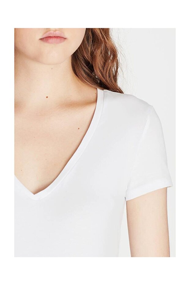 Kadın Beyaz V Yaka T-shirt - 4