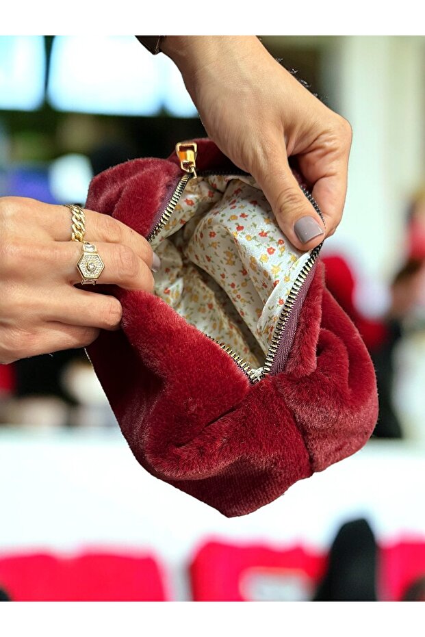 PUFCASE  TOSCANA PELUŞ KUMAŞ, MAKYAJ ÇANTASI 10X20X10 CM İTHAL TÜY DÖKMEZ - 4