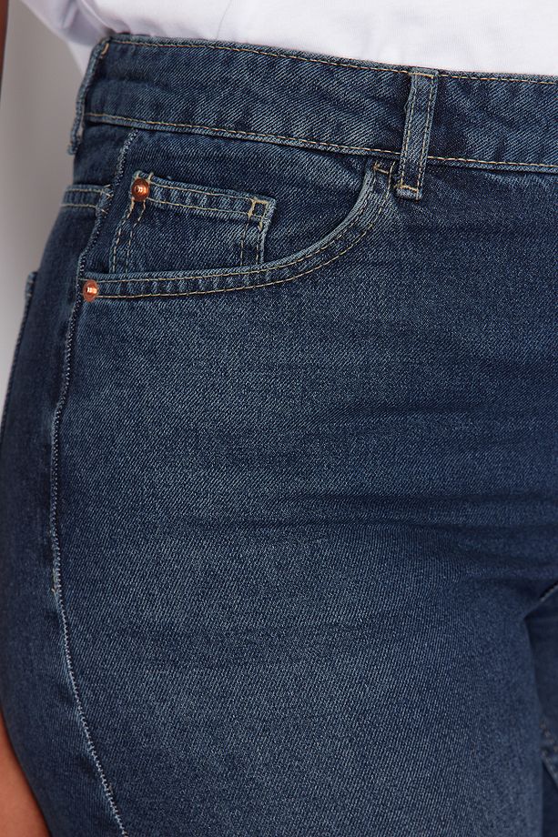Koyu Mavi Yüksek Bel Soluk Efekt Vintage Yıkam Geniş Paça Büyük Beden Wide Leg Jeans TBBSS24CJ00050 - 5
