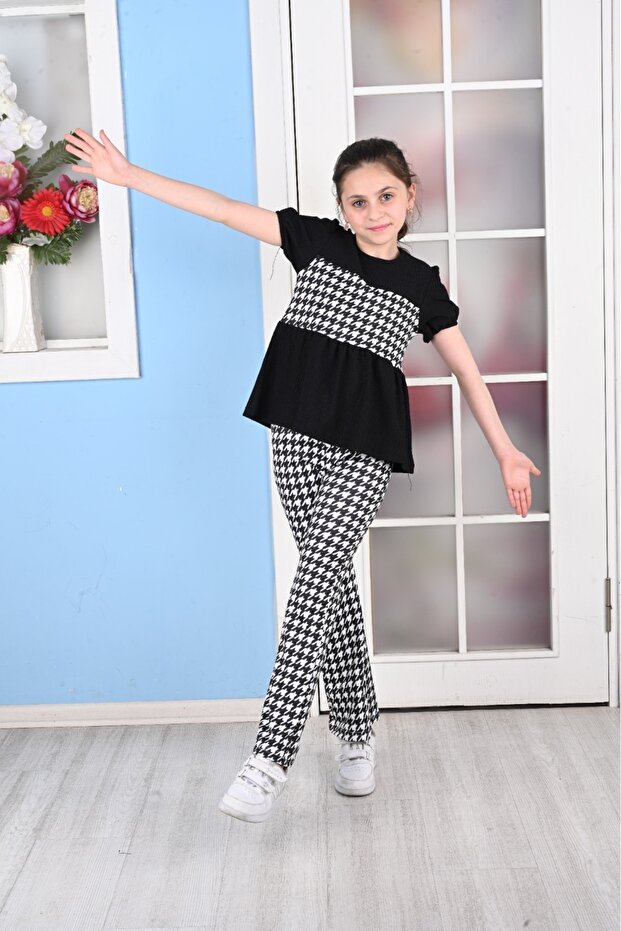 طقم أرجل واسعة منقوشة بأكمام قصيرة - 4