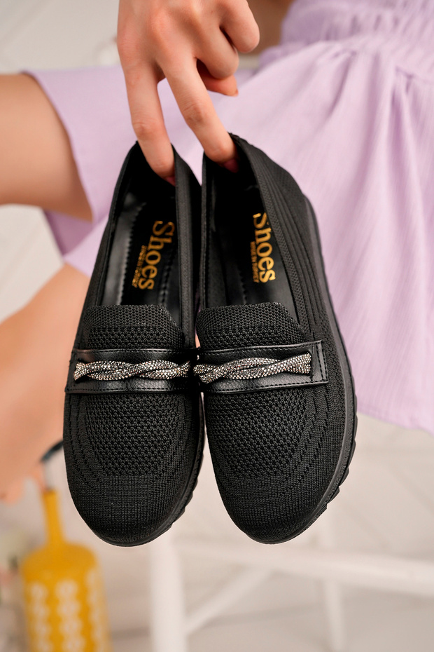 Woman's Black Knitwear High Sole Curved Stripe Stone Flat Shoes