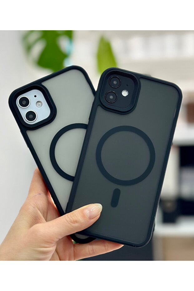 Iphone 11 Uyumlu Mat Siyah Magsafe Özellikli Darbe Önleyici Şeffaf Silikon Kılıf - 1