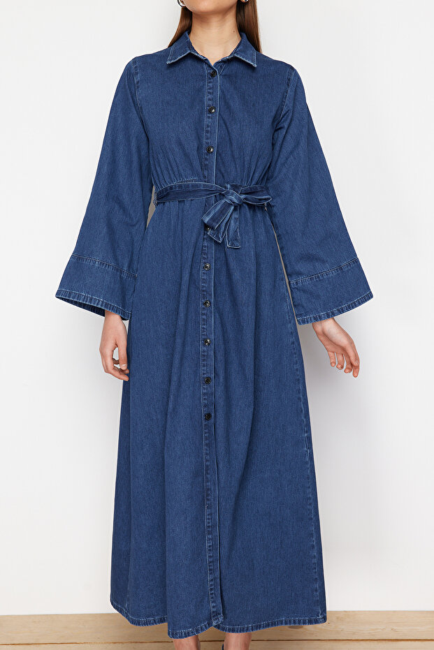 Koyu Mavi Kuşaklı Maxi Modest Denim Gömlek Elbise TWOSS24EL00923 - 4