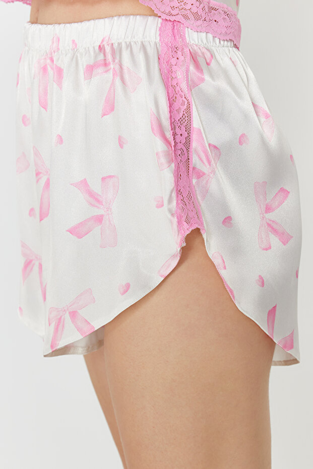 Pembe Kurdele/Fiyonk Desenli Dantelli İp Askılı Crop Saten Şortlu Dokuma Pijama Takımı THMSS22PT0264 - 6