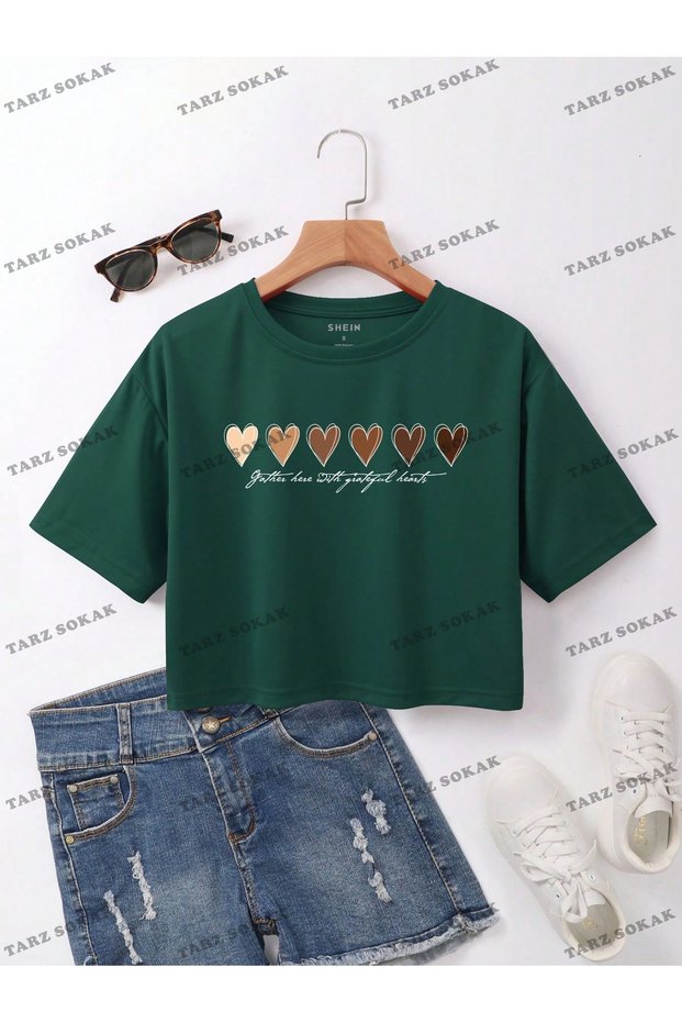 Crop CKOD-232913 Graphic Off-Shoulder with Heart and Slogan
