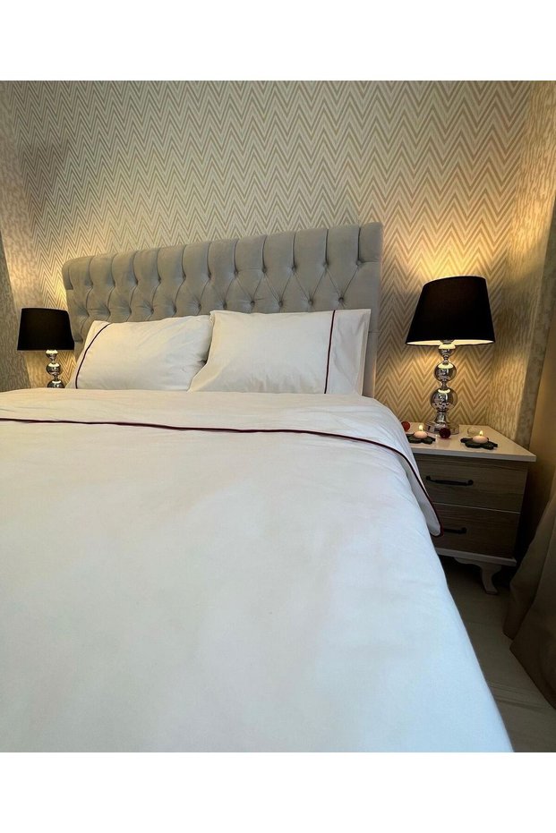 White Colored Red Bias Duvet Cover Set