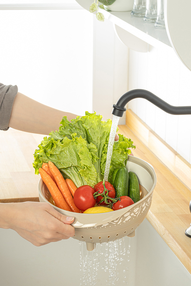 4-Piece Round Bowl and Strainer Set, Multi-Purpose Bowl Set, Whisk, Badya Set with Strainer Beige - 6