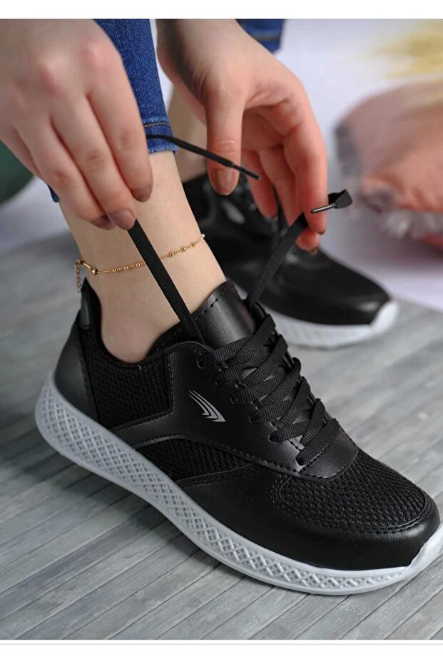 Kalın Taban Fileli Siyah Beyaz Ayakkabı - 1