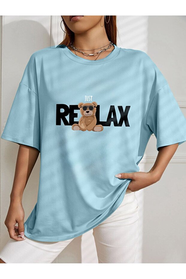 تي شيرت مطبوع كبير الحجم من Just RELAX