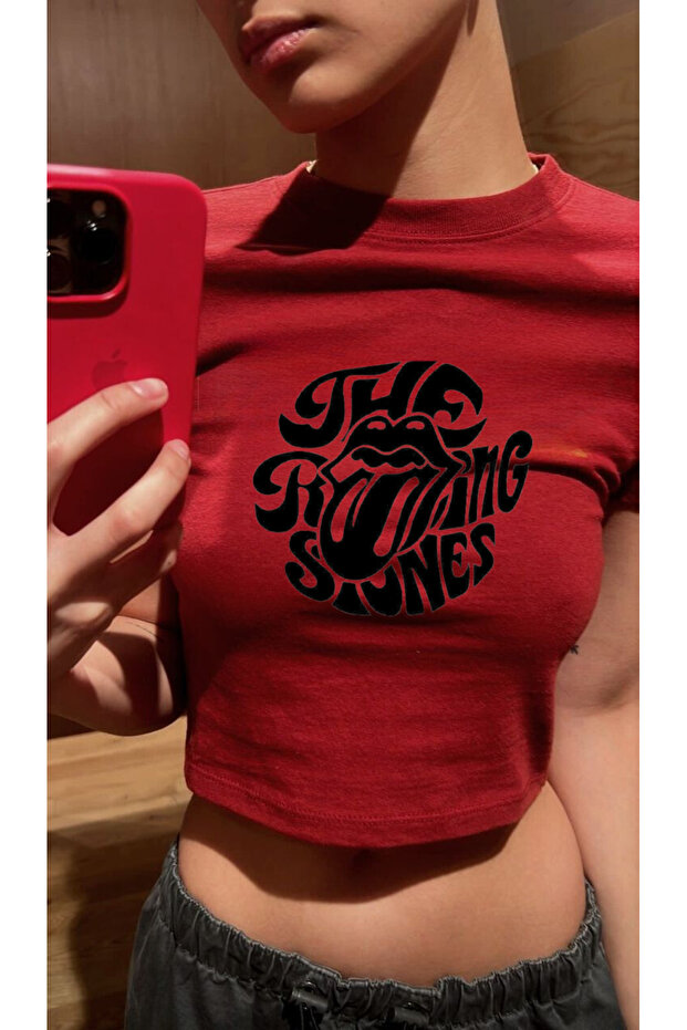 Red the Rolling Stones Model Women's Crop Body T-Shirt