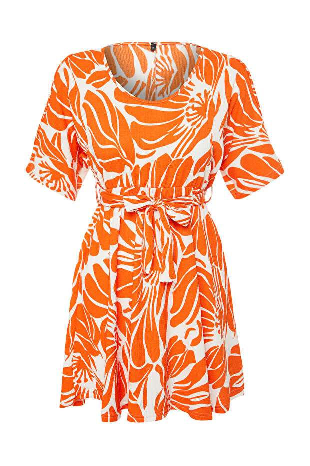 Elastyczna sukienka midi z dzianiny – pomarańczowy nadruk, luźny krój, kołnierzyk basenowy i pasek TWOSS24EL01016 - 7