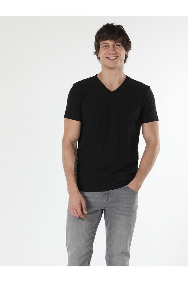 Classic Fit V Yaka Siyah Erkek Kısa Kol Tişört - 1