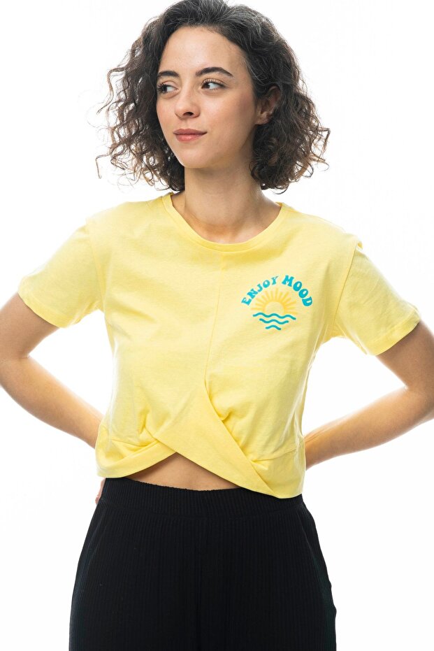 Women's Twist Detailed Printed Crop T-shirt