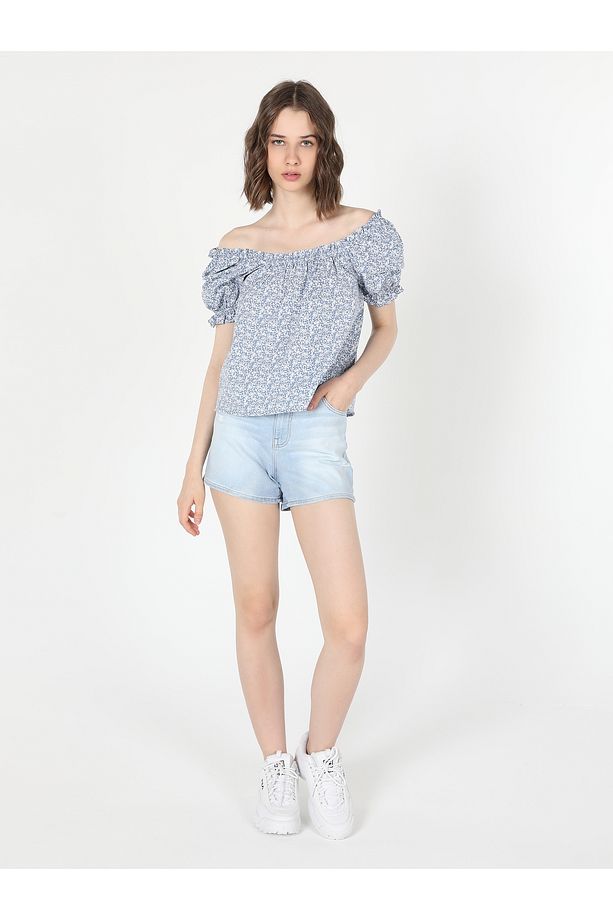 Regular Fit Çiçek Baskılı Omuzu Açık Mavi Kadın Kısa Kol Gömlek Cl1058769 - 4