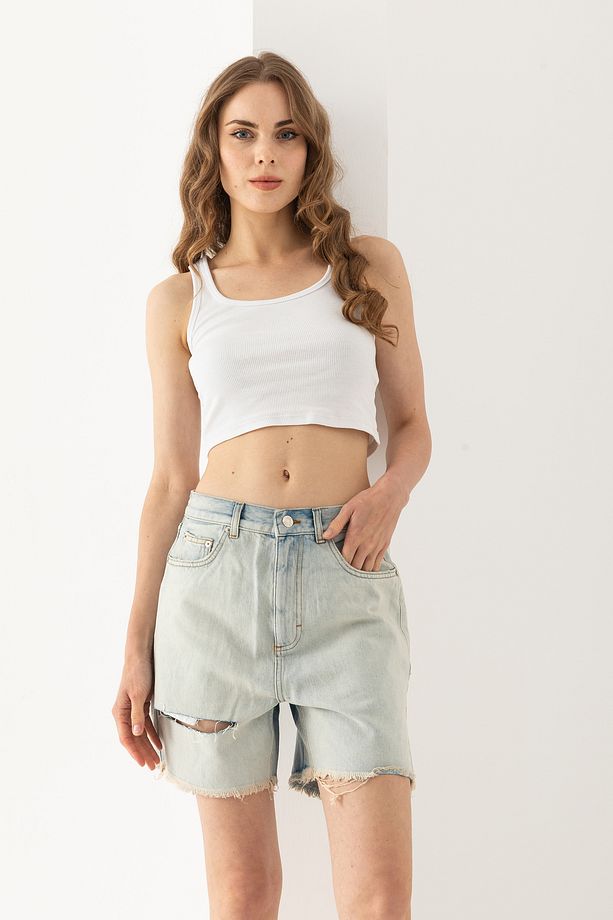 Yırtmaç Detaylı Denim Yıkamalı Şort - 3